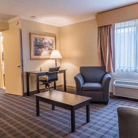 Best Western Inn&Suites Ontario Exterior foto